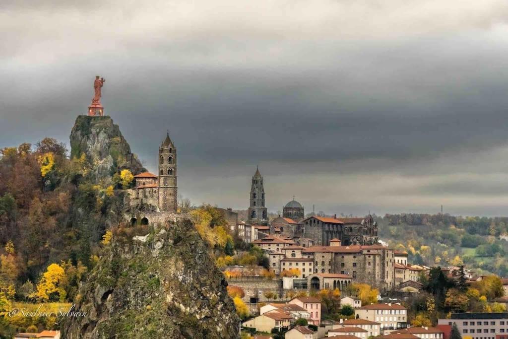 Maison Atypique - Centre Historique - Puy En Velay Le Puy-en-Velay Exterior foto